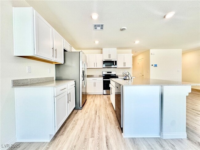 Building Photo - 808 Calm Crystal Ct