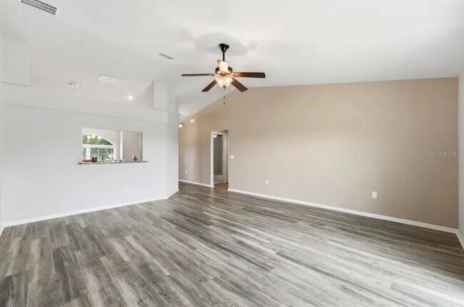Foto del edificio - 202 Highland Meadows Pl