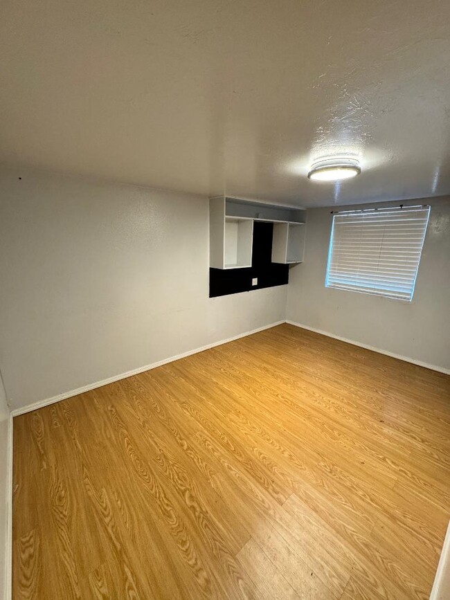 Foto del edificio - 215 S Juniper St