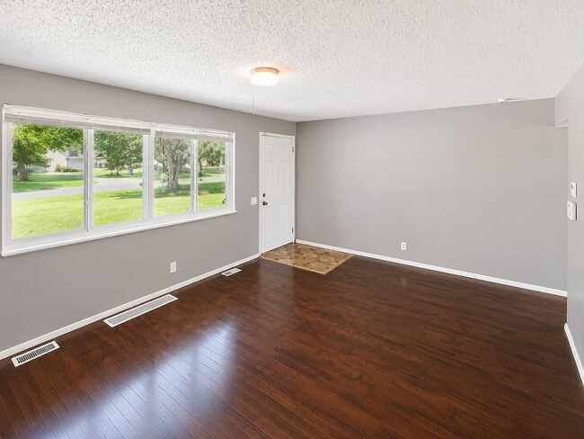 Building Photo - 10220 Doane Dr