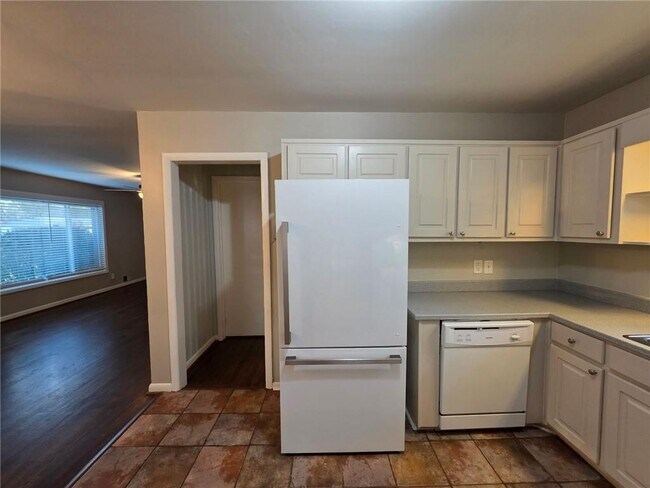 Foto del edificio - 652 Forest Ridge Dr SE