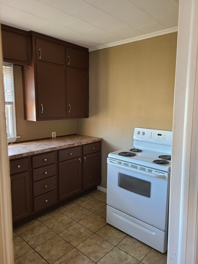 602 W Burlington Ave Unit 1, Fairfield, IA 52556 Apartments in