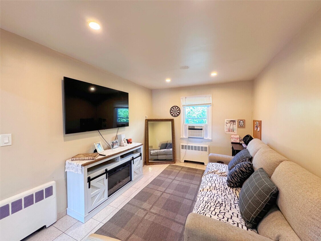 Foto principal - 47 1st St Ext