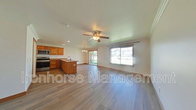 Building Photo - 5471 Glenellen Dr