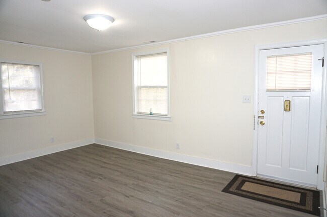 Building Photo - 109 Berkley St