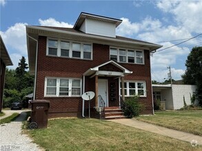 Building Photo - 539 E Cuyahoga Falls Ave