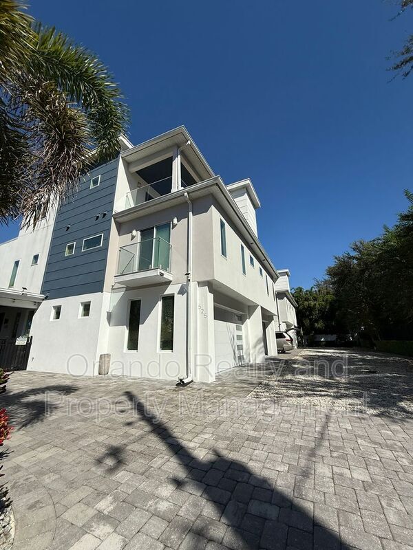 Building Photo - 521 Peachtree Rd