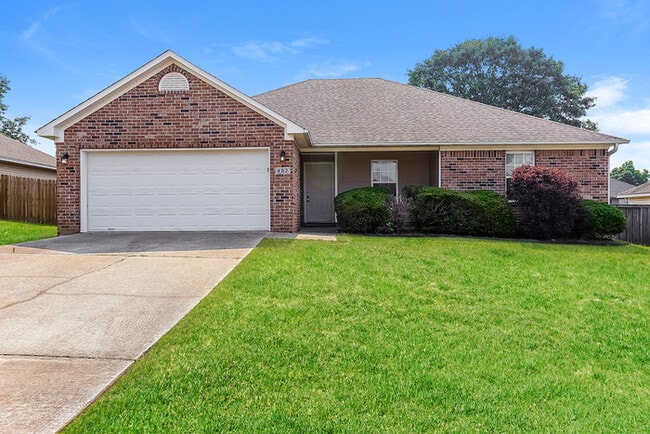 Building Photo - 402 Stone Creek Drive