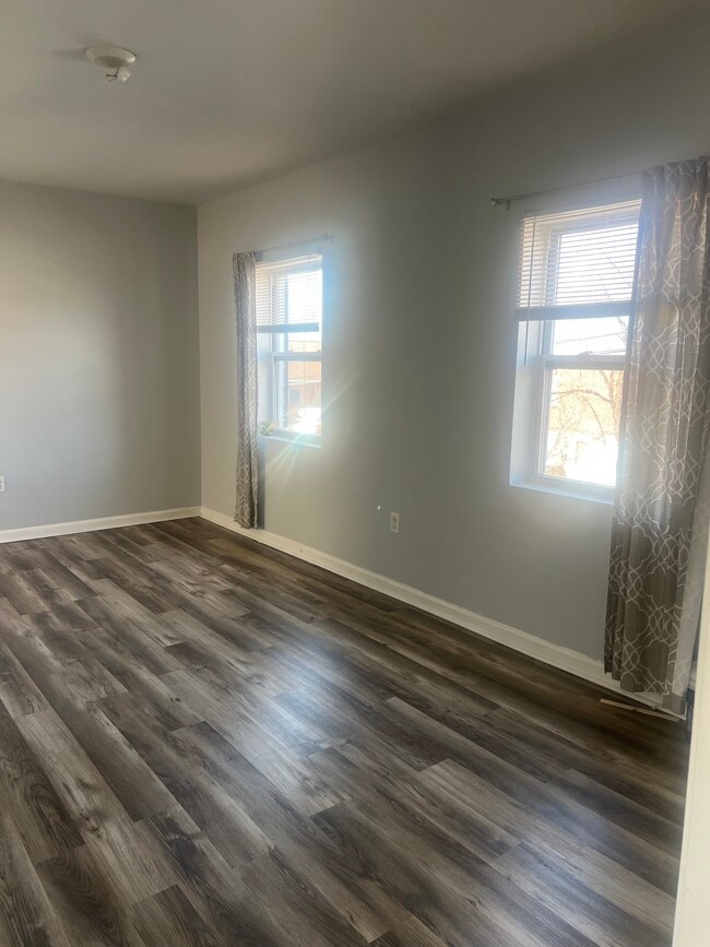 Building Photo - 505 Arsan Ave