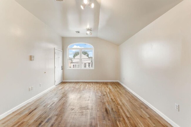 Building Photo - 285 Claremont Ave