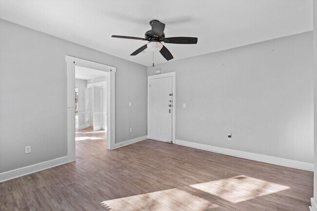 Foto del edificio - 49 S Hamilton St