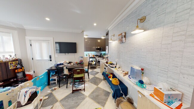 Building Photo - 15 Lanark Rd