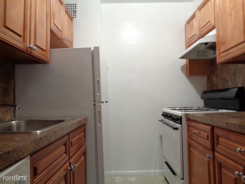 Foto del edificio - 6112 Spencer Ave