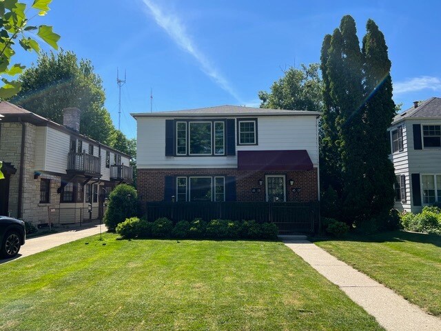 Primary Photo - 4507 N Woodburn St