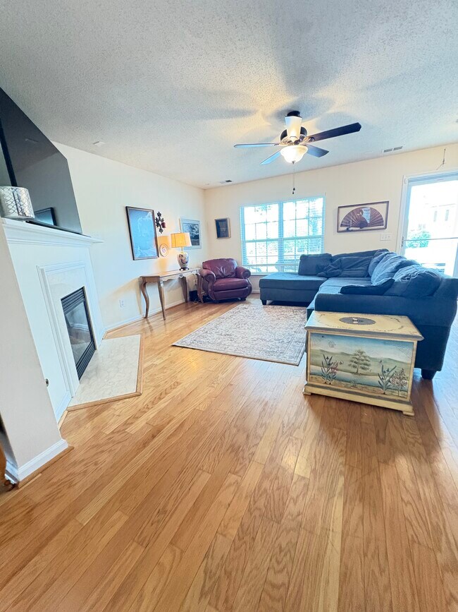 Foto del edificio - 108 White Cedar Ct