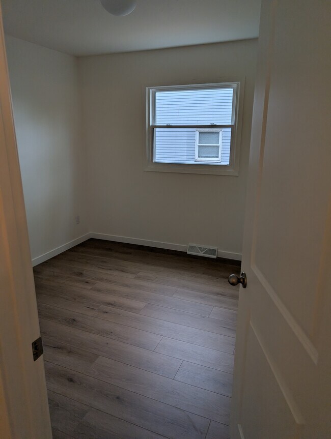 Foto del edificio - 11811 W Flagg Ave