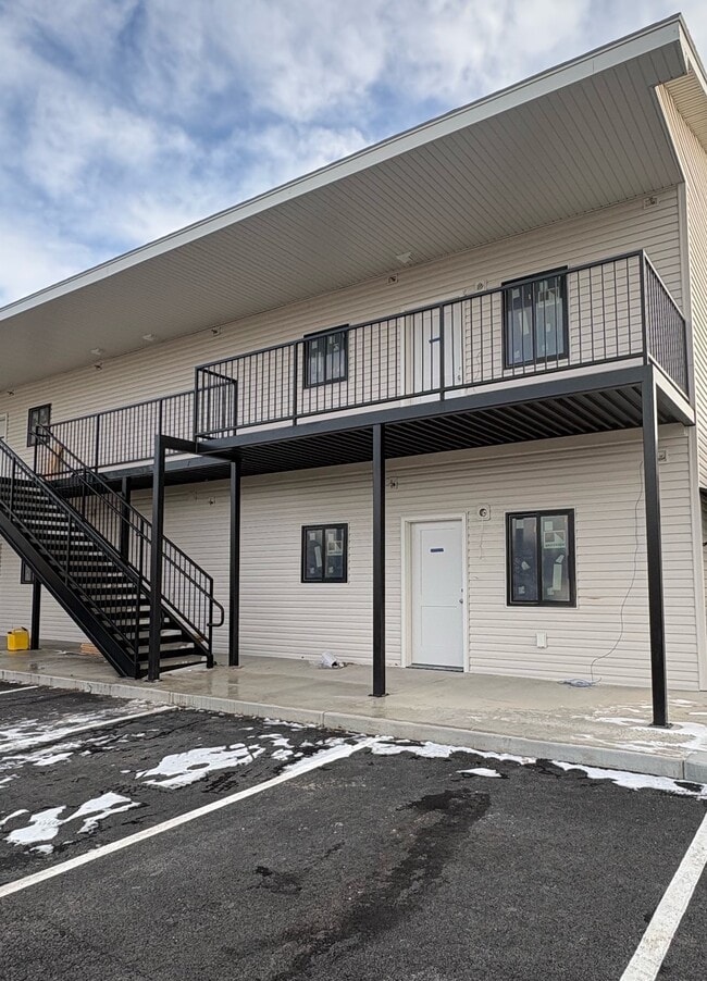 Building Photo - 339 Main St