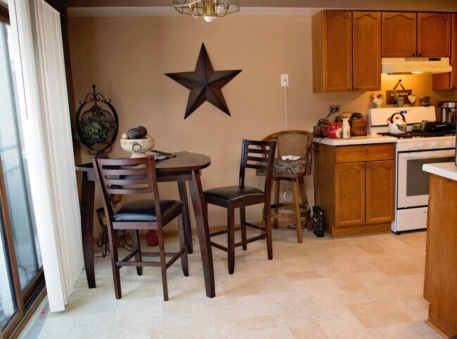 Foto del edificio - 1318 Green Meadow Ln