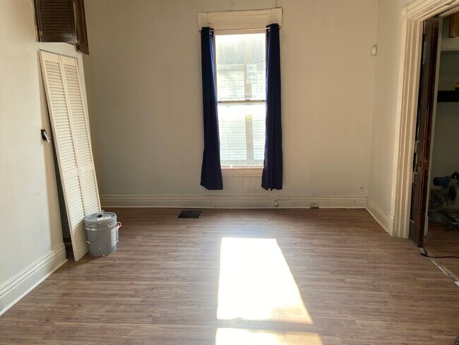 Living room/Common Space - 414 M St