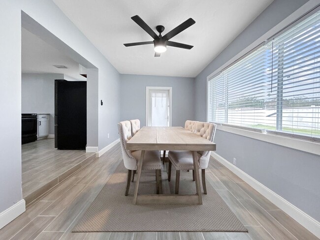 Foto del edificio - Beautiful Seminole Home with Large, Fully Fenced Backyard! | 3beds/1.5bath