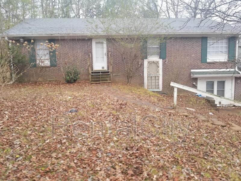 16 Malone Rd Unit Left, Jackson, TN 38305 Condo for Rent in Jackson