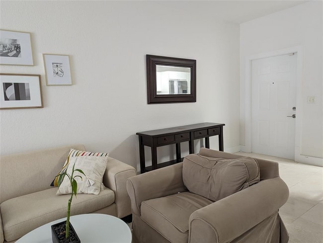 Foto del edificio - 4102 Forest Dr