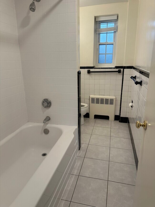 Building Photo - 5 Charlesbank Rd