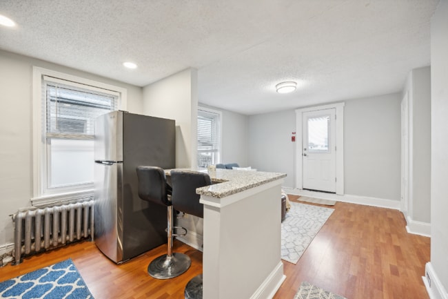 Building Photo - 2812 W Girard Ave