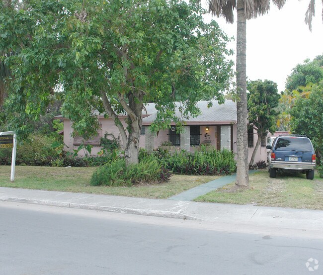 Building Photo - 1012 W Las Olas Blvd