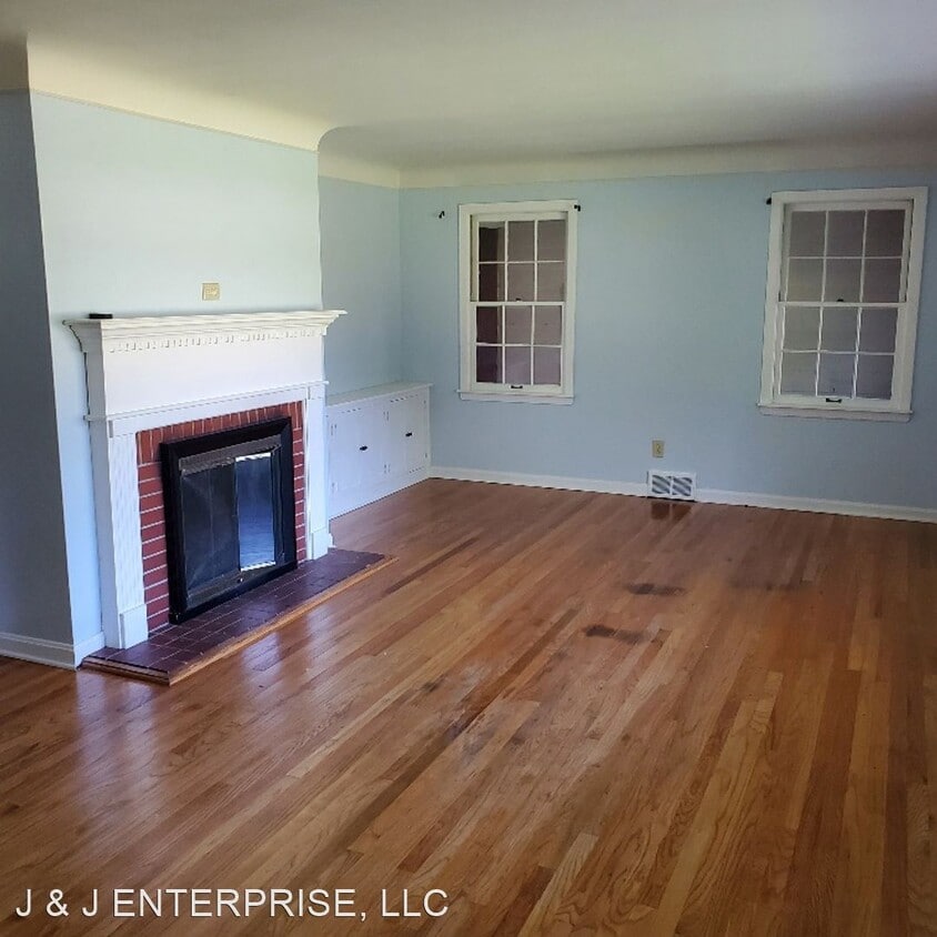 Primary Photo - 4 br, 2 bath House - 184 JAYCOX ROAD