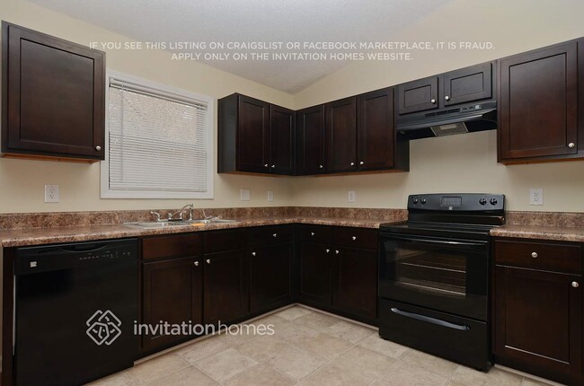 Foto del edificio - 6712 Songwood Dr