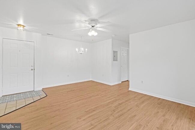 Building Photo - 1310 Sheridan Pl