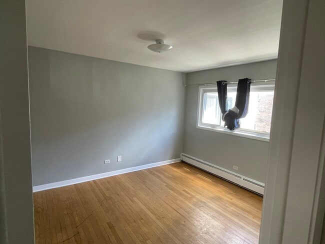 Building Photo - 8845 Lamon Ave