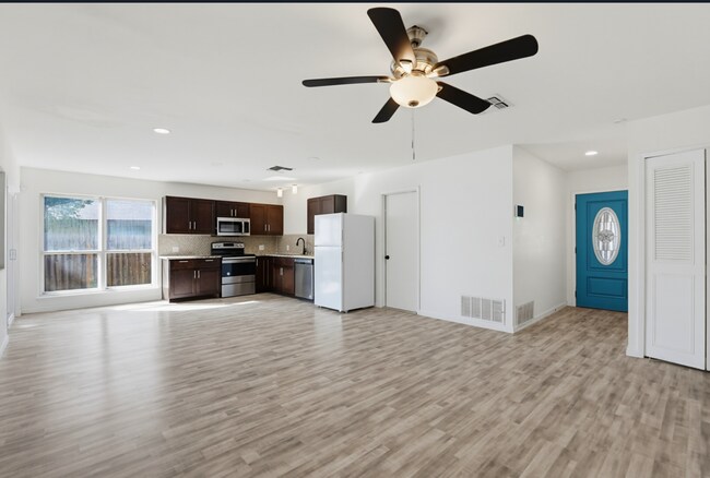 Foto del edificio - 6602 Spring Brook St