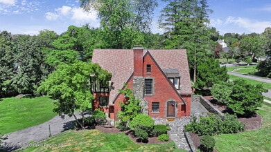 Building Photo - 11 Seaman Rd