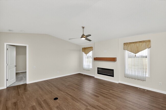 Foto del edificio - BEAUTIFUL CORNER LOT!! 3 Bedroom, 2 Bathroom Home in Des Moines!