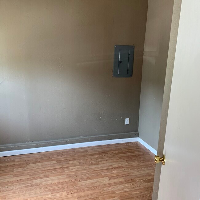 Foto del edificio - 4914 Blue Ln