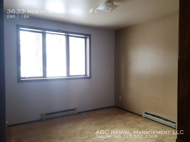 Building Photo - 2 Bedroom 1 bathroom