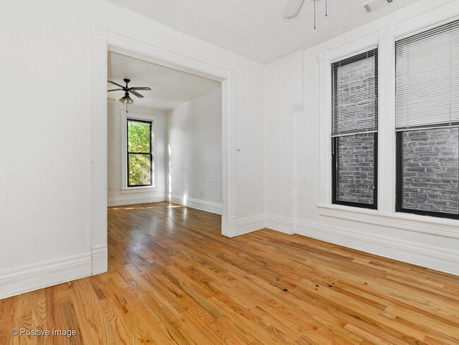 Building Photo - 1430 W Flournoy St