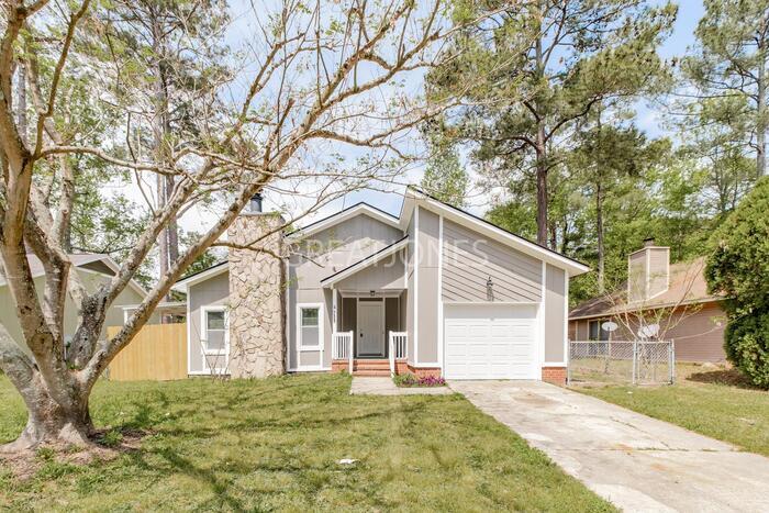 Primary Photo - 123A Deerfield Dr