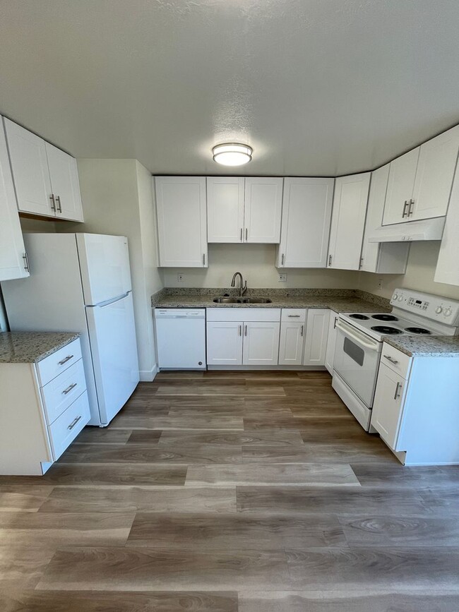 Photo - 3-Bedroom Twin Home with Private Backyard