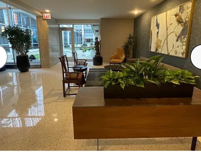 Foto del edificio - 4250 N Marine Dr