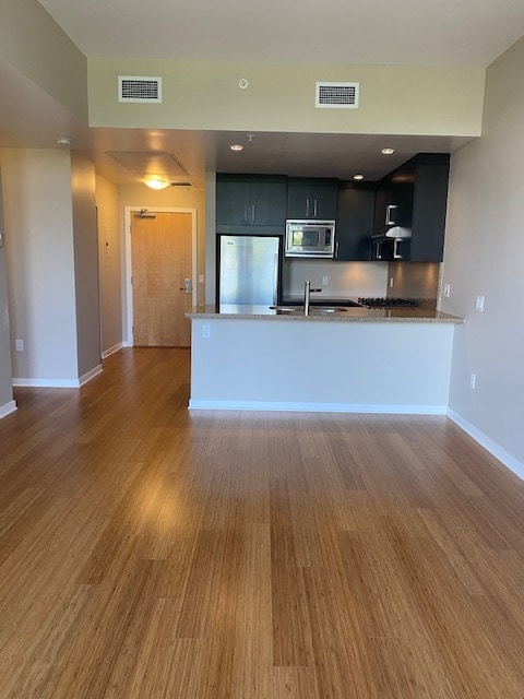 Building Photo - 373 Tyee Rd