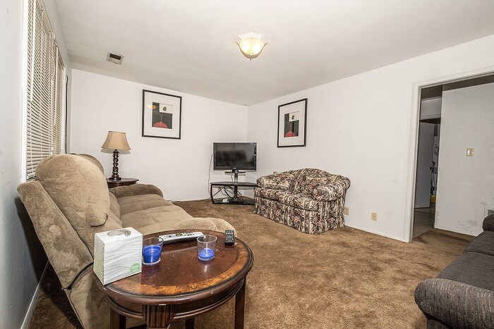 Primary Photo - Fully Furnished Huge 2 bedroom