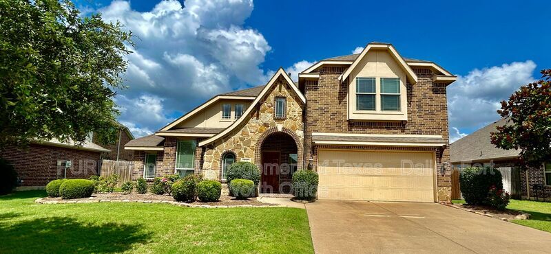 Primary Photo - 511 Carnation Ln
