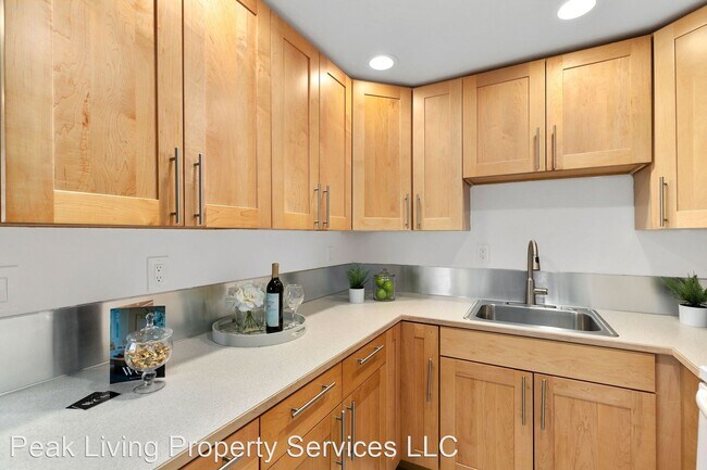 Foto del edificio - 1320 14th Ave S