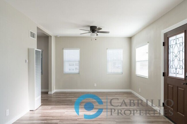 Foto del edificio - 4851 Mansfield St