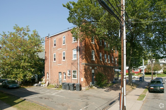 Building Photo - 235-239 Preston St
