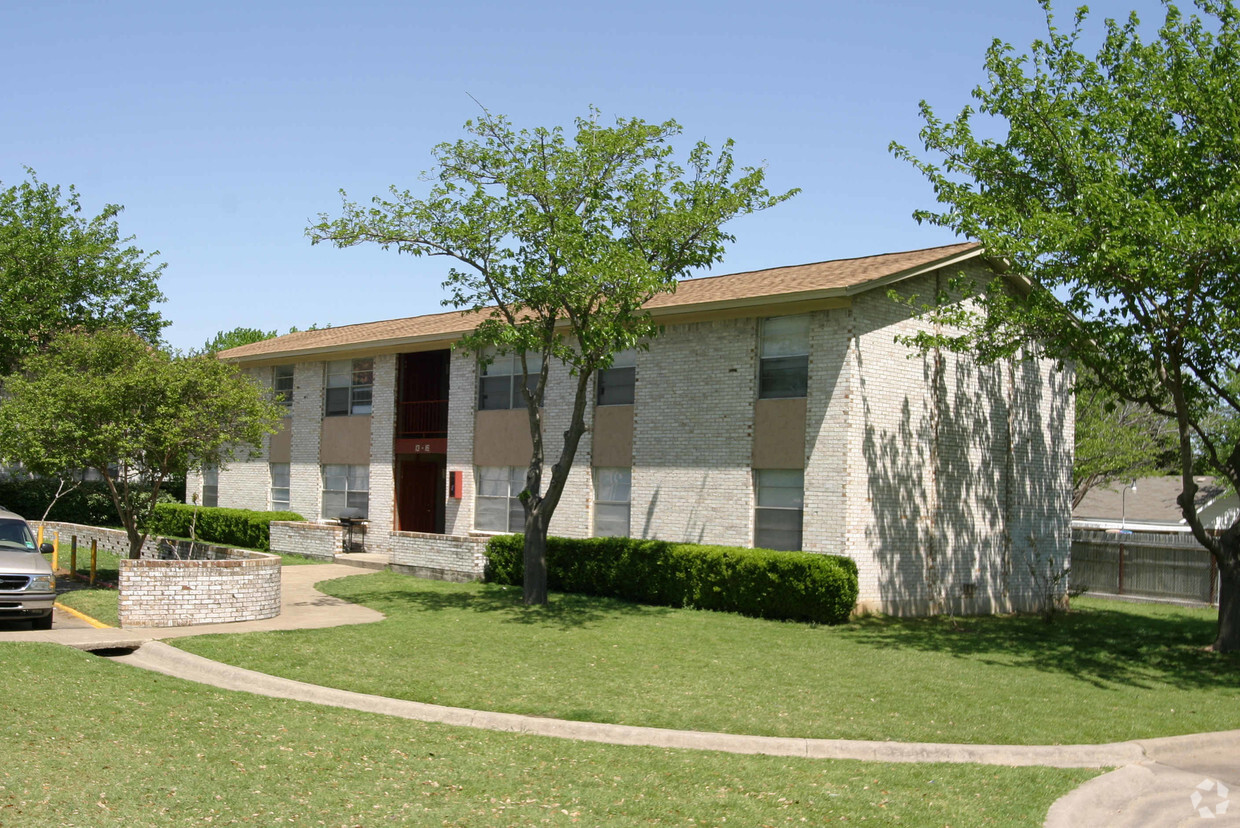 Primary Photo - Sabine Place Apartments