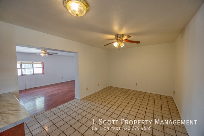 Building Photo - 3508 W Orchid Ln